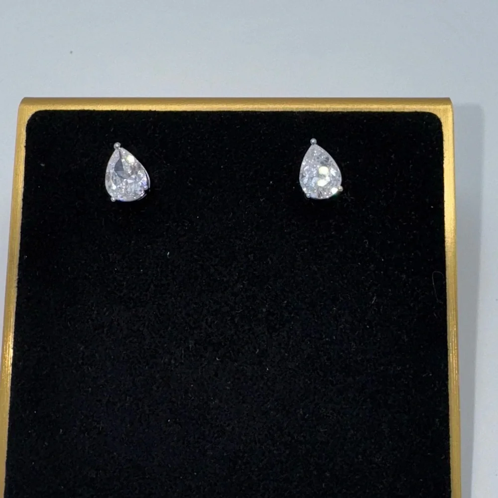 1ct Pear Cut Studs - Picture 7 of 11
